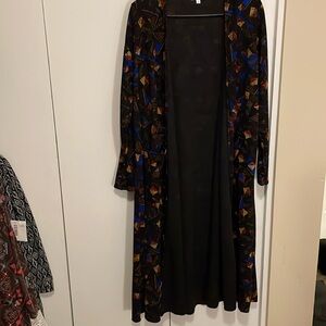 A LuLaRoe Sarah duster
